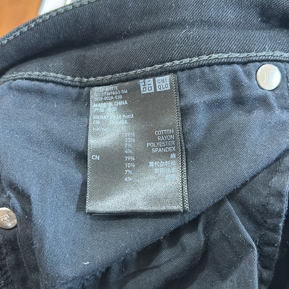 UNIQLO WOMEN SKINNY JEANS BLACK MID RISE STRETCHY IN SIZE 4 - Picture 8 of 9